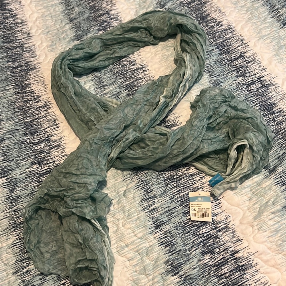 So Versatile Scarf can be worn many ways!